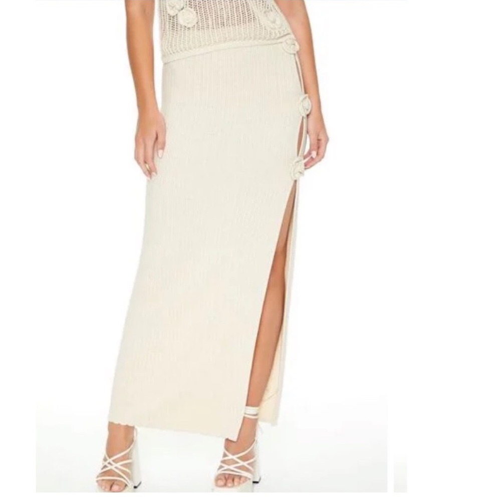 Forever 21 Cream Knit Boho Maxi Skirt with Rosette Detail Side Slit Size Large
